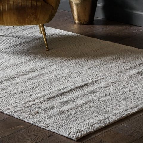 Cream-colored Tabisa rug