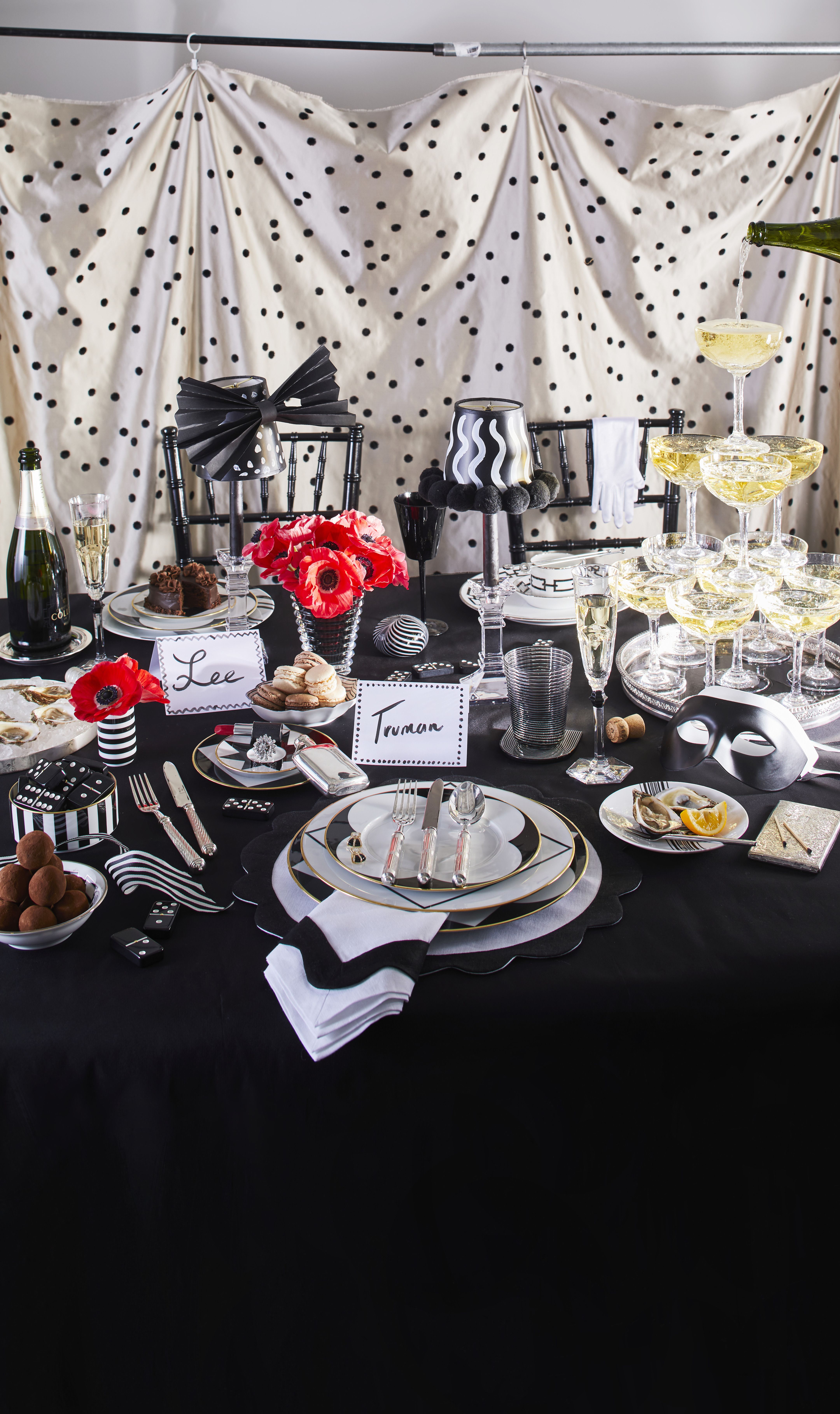 modern dinner party table setting