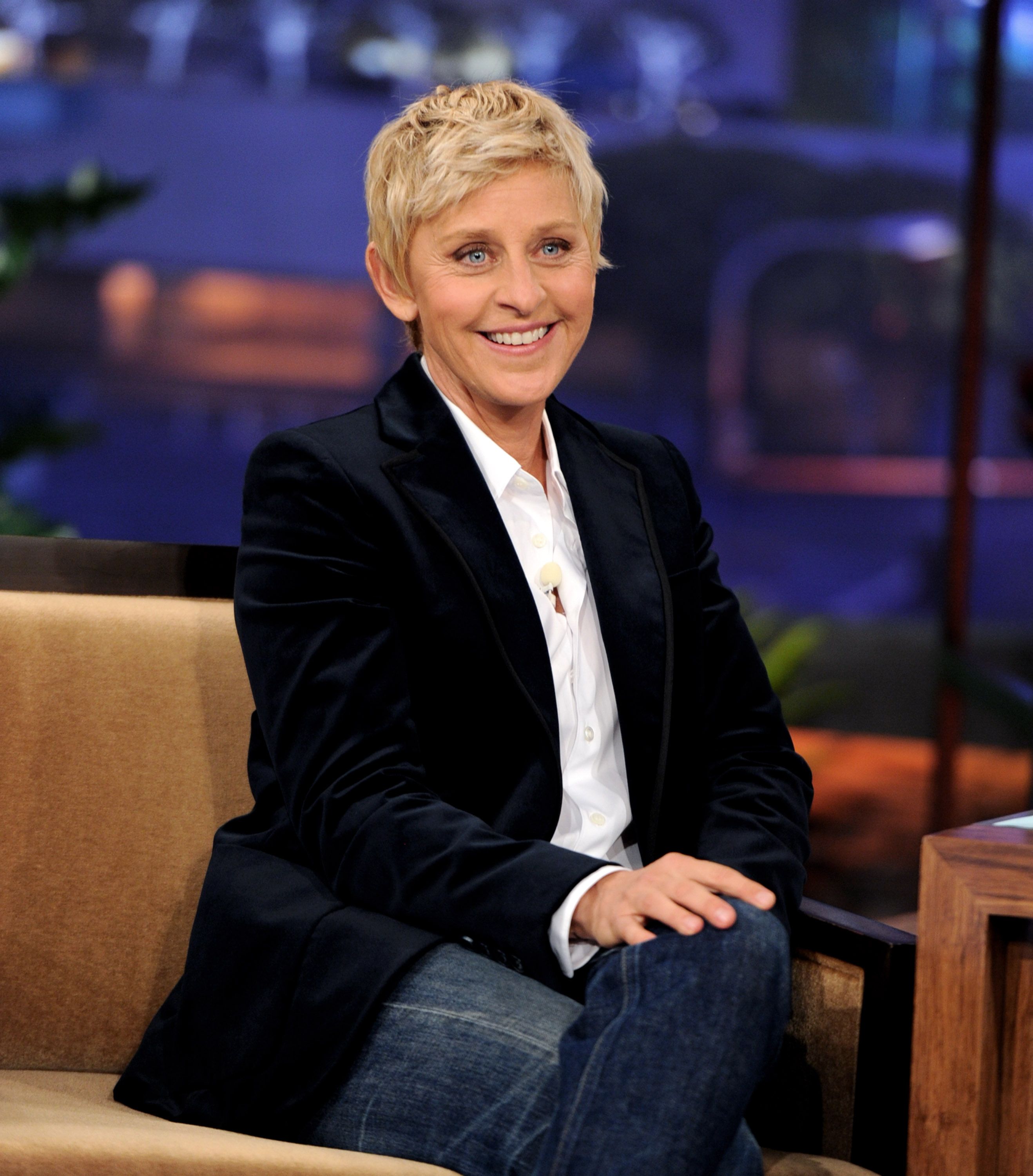 Ellen show. Эллен ДЕДЖЕНЕРЕС. Шоу Эллен. Американское шоу с Эллен ДЕДЖЕНЕРЕС. Американская ведущая Эллен ДЕДЖЕНЕРЕС.