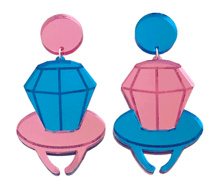 Se hai nostalgia della tua infanzia anni 90 puoi indossare gli orecchini Tamagotchi oppure a forma di cellulare Nokia che aveva tua mamma.