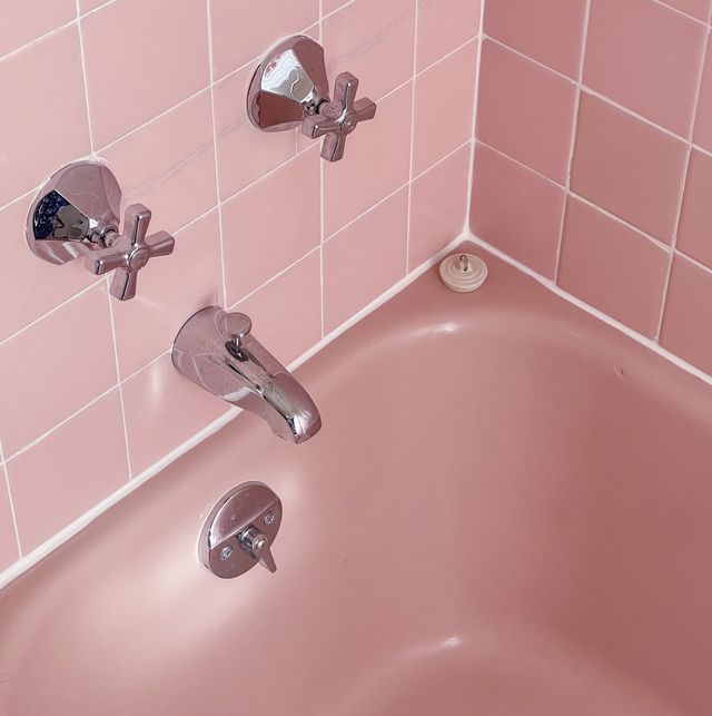 ceramic tile, bathtub, faucets