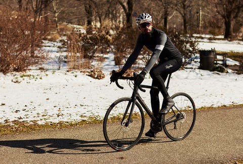 siddeeq riding the specialized tarmac sl6 in philadelphia