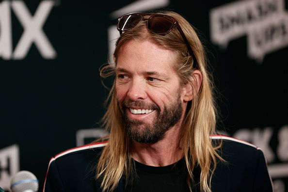 cleveland, ohio   october 30 taylor hawkins of foo fighters attends the 36th annual rock  roll hall of fame induction ceremony at rocket mortgage fieldhouse on october 30, 2021 in cleveland, ohio photo by arturo holmesgetty images for the rock and roll hall of fame