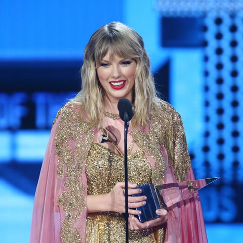 Read Taylor Swifts Full American Music Awards Speech
