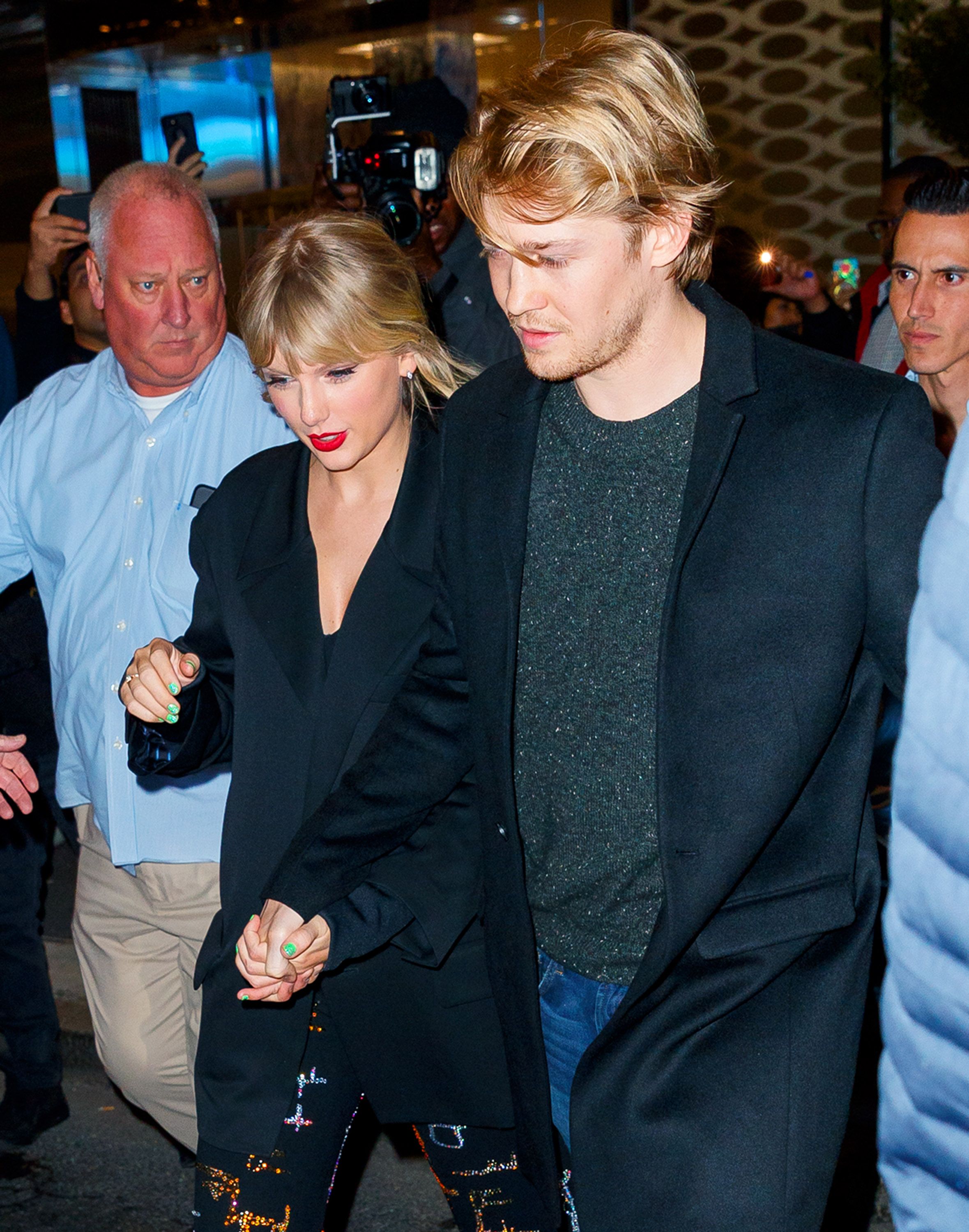 Theo James dating Taylor - THEN AND NOW: Taylor Swifts ...