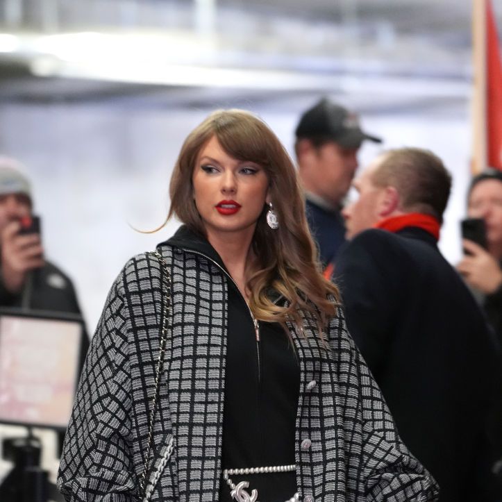 Taylor Swift Arrives at Chiefs Playoff Game Decked Out in Chanel