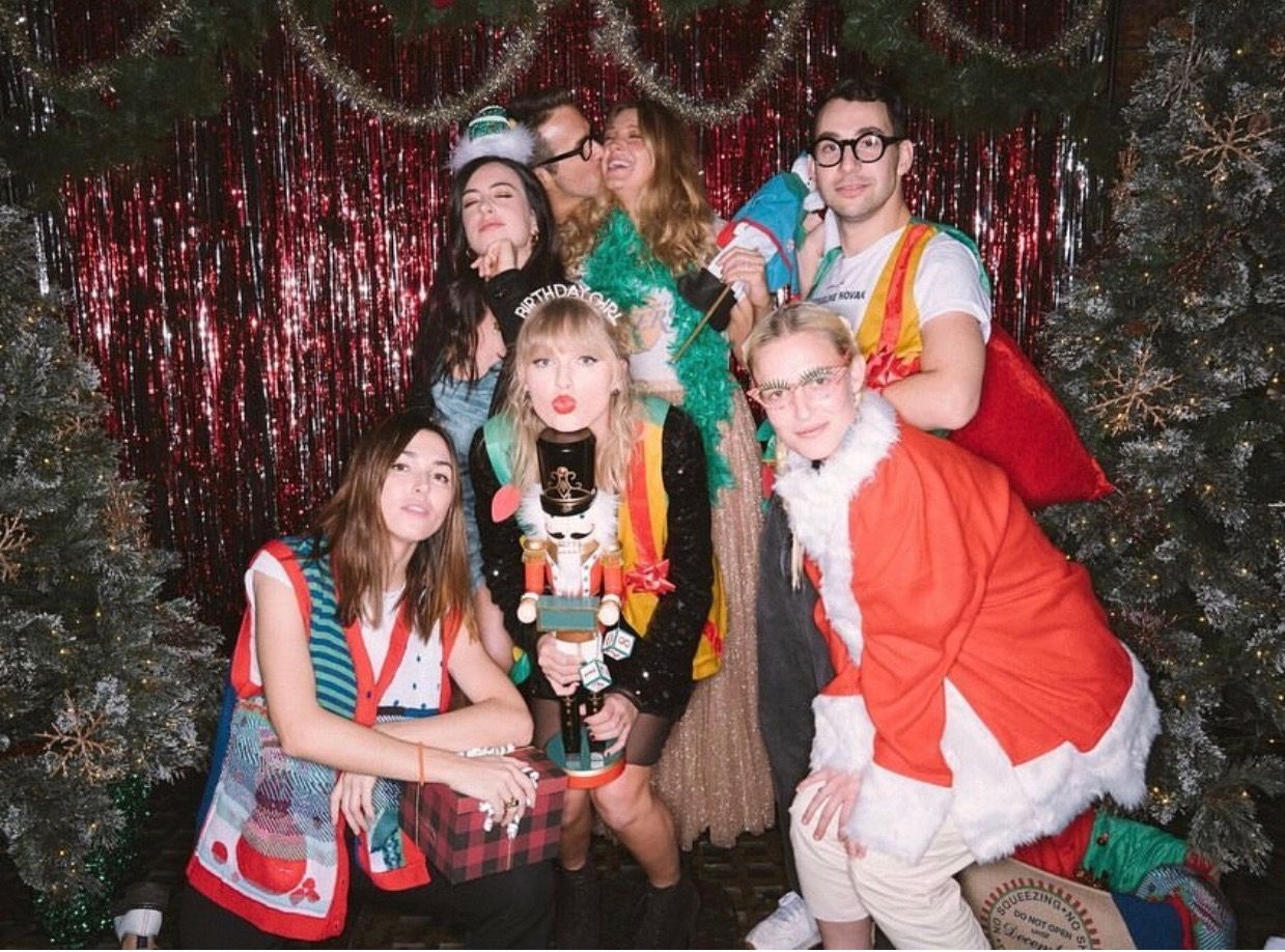 Taylor Swifts Thirtieth Birthday Party Pictures Details