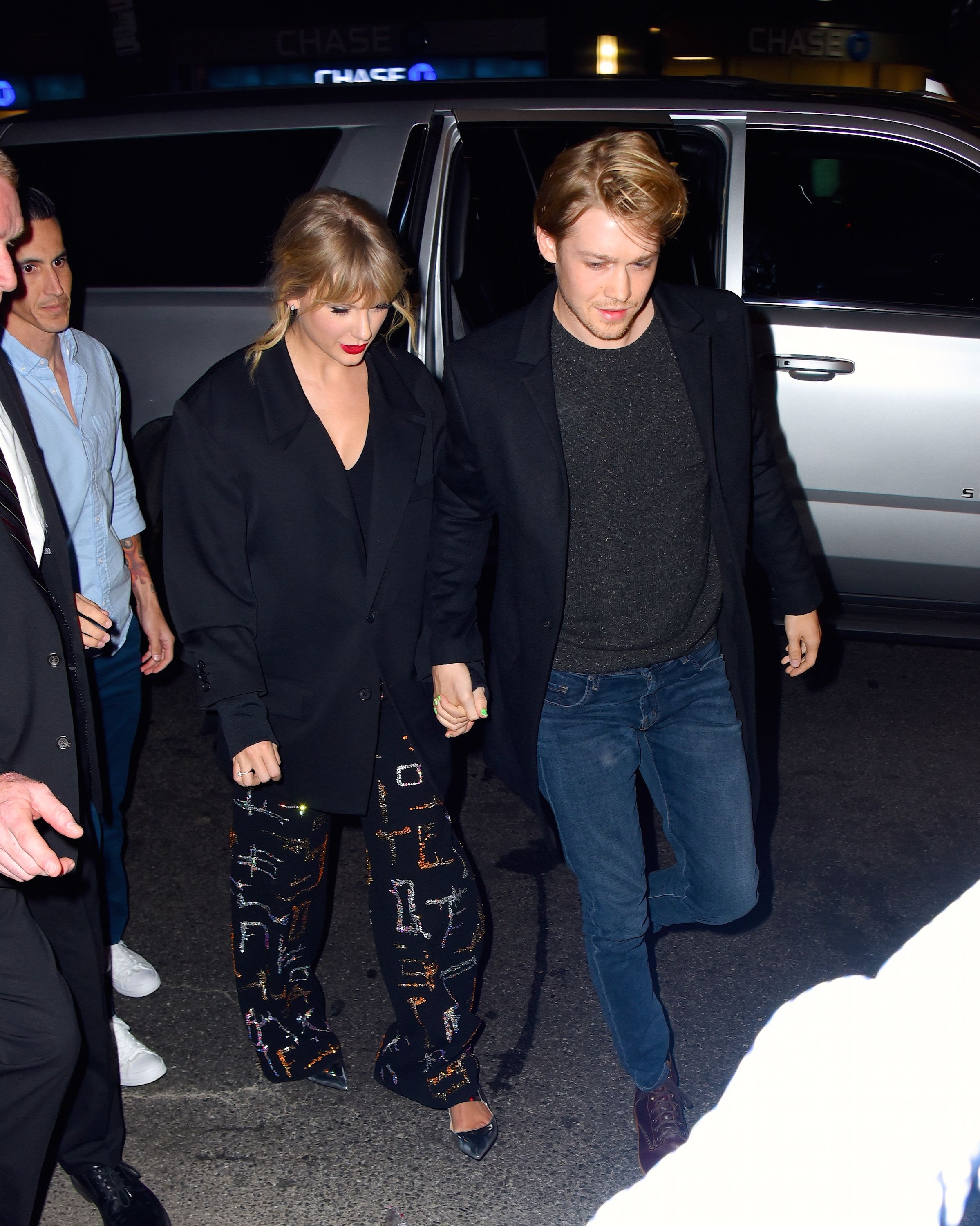 Taylor Swift And Joe Alwyn Are Reportedly Engaged