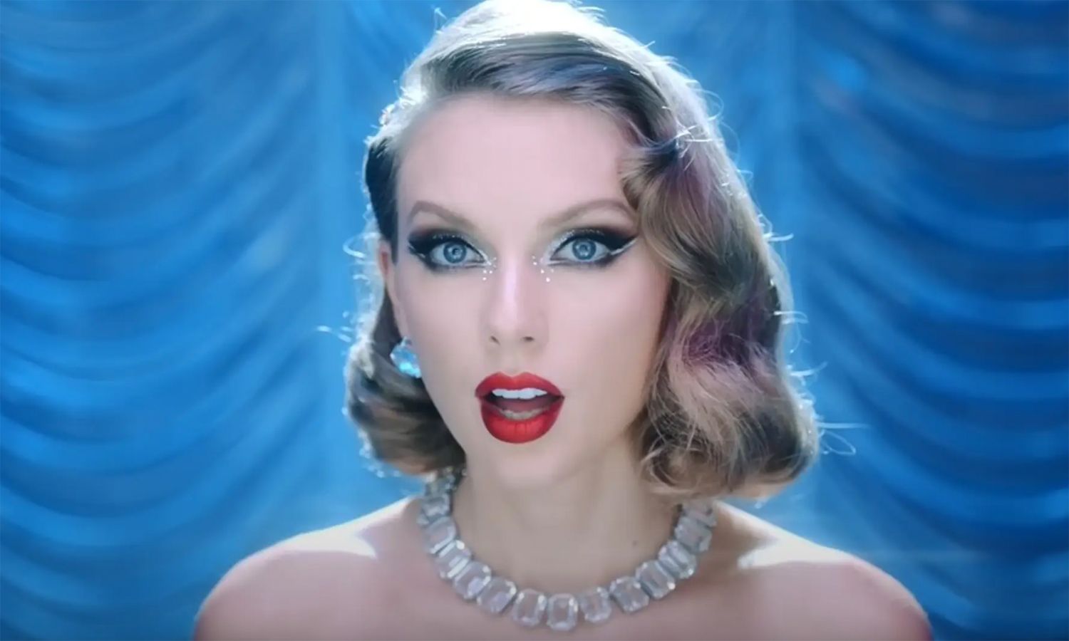 Copia el maquillaje de Taylor Swift en 'Bejeweled'