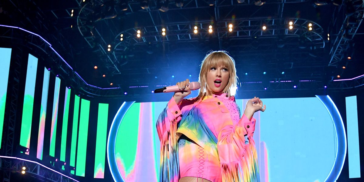 Taylor Swift's "Me" Merch Has a Major Typo and Twitter is ...