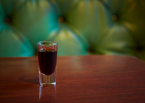 drink, liqueur, alcoholic beverage, distilled beverage, pint glass, beer, alcohol, beer glass, pint, glass,