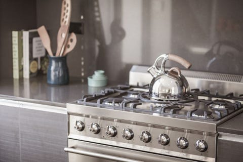 Bouilloire sur la cuisinière Bouilloire sur la cuisinière