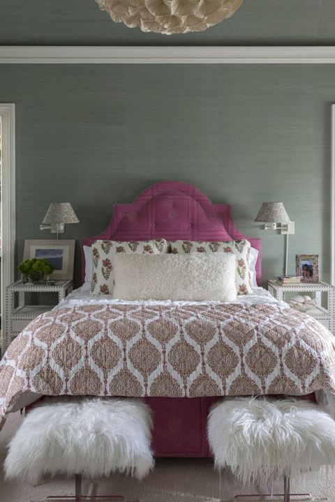 Bedroom, Bed, Furniture, Bedding, Room, Bed sheet, Bed frame, Pink, Duvet cover, Interior design, 