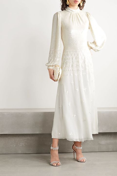 30 Winter Wedding Dresses For Your Nuptials in 2020