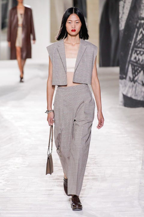 tendencia primavera verano 2021 el color gris