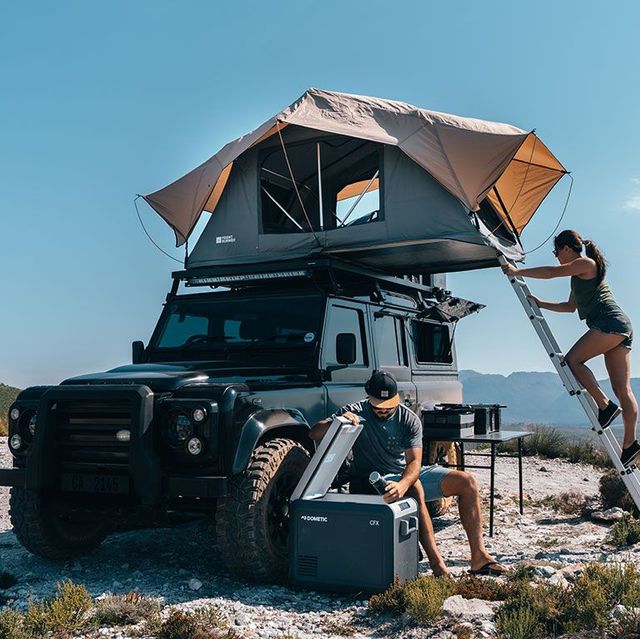 Omhyggelig læsning forræderi Hop ind The Best Rooftop Tents You Can Buy: Roofnest, Yakima and More