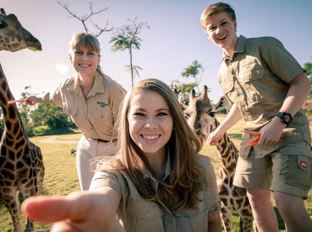 Postimpressionisme annoncere 鍔 Steve Irwin's daughter Bindi on how she's continuing her dad's legacy in a  new family TV show