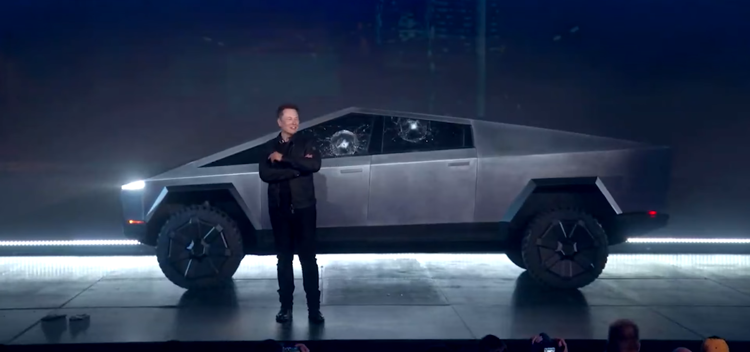 El 'Fail' de la presentación del Tesla Cybertruck: Un cristal ...