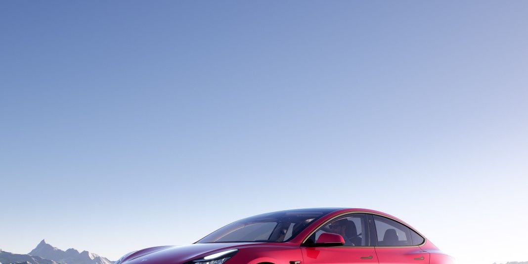 Tesla Model 3 2021: Más autonomía y rendimiento para el superventas  eléctrico