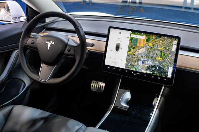Tesla Offers 3 Months of Full Self-Driving If You Buy before Jan. 1