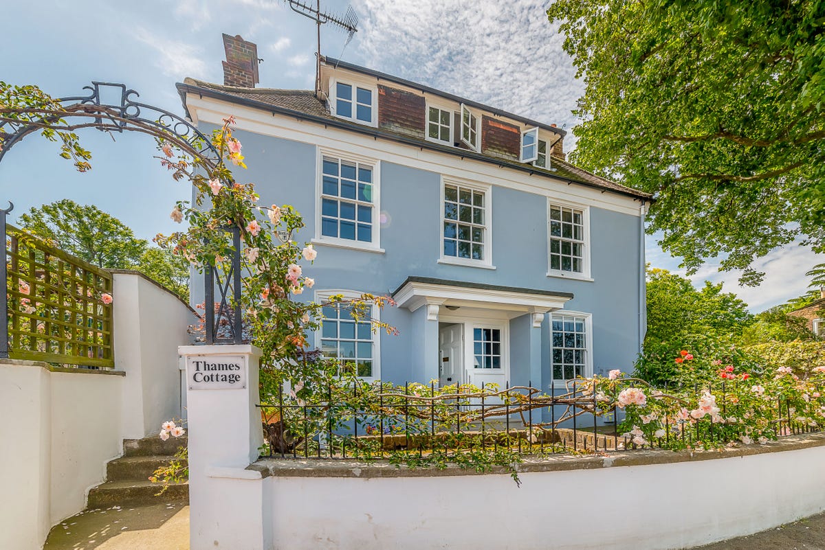 Beautiful Former Alehouse On River Thames For Sale London Property