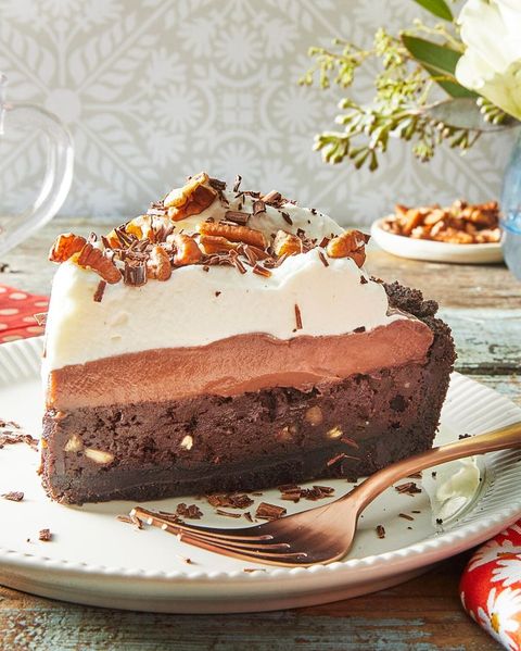mississippi mud pie with whipped cream