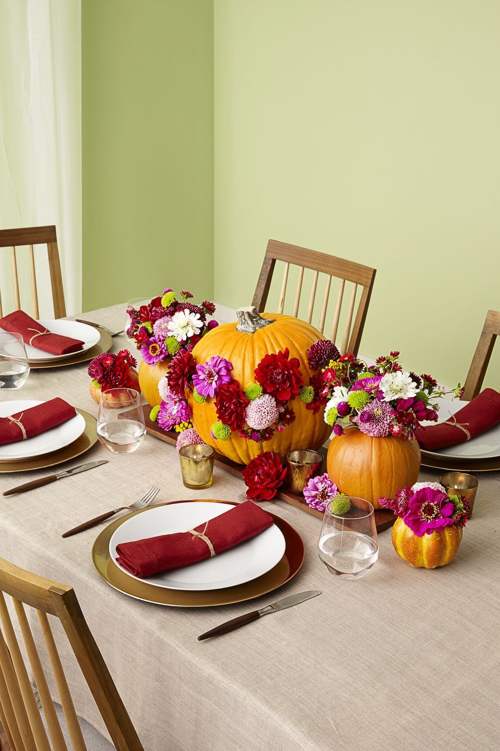 52 Top Pictures Purple And Yellow Table Decorations - Table Setting In Violet And Green Tones On Color Background Stock Photo Alamy