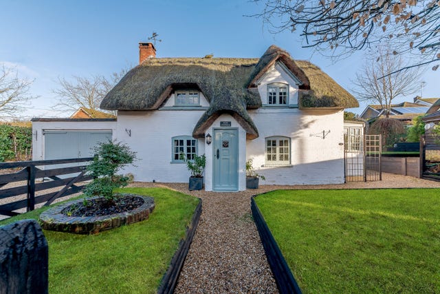 Period Cottage For Sale in Little London, Hampshire