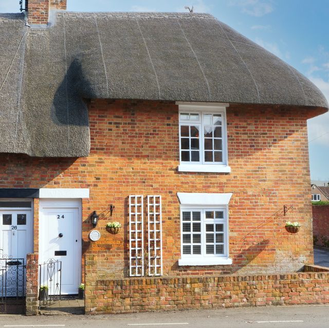 thatched cottage for sale in wiltshire
