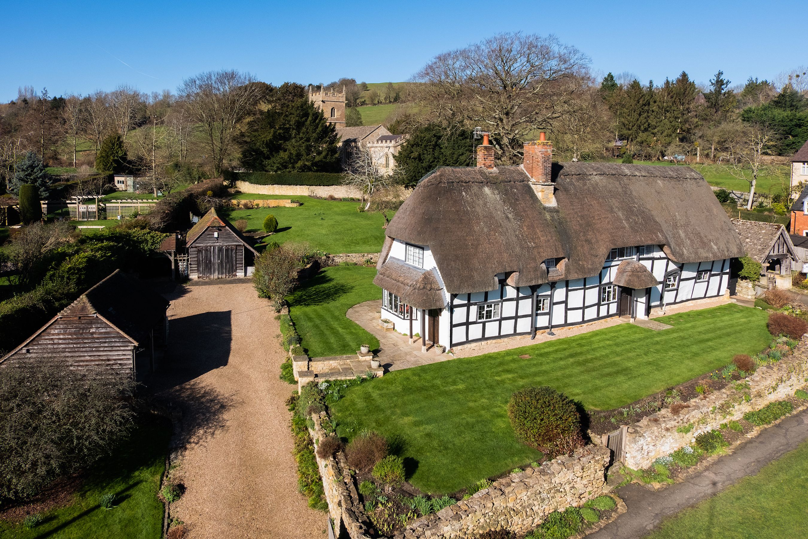 16th Century Thatched Cottage In Worcestershire Is For Sale