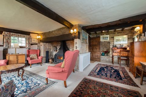 16th Century Thatched Cottage in Worcestershire is For Sale