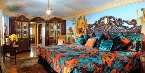 Bedroom, Room, Furniture, Bed, Bed sheet, Property, Bedding, Bed frame, Interior Design, Ceiling,