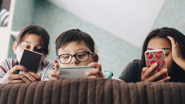 the 5 things you must do before giving a child a smartphone
