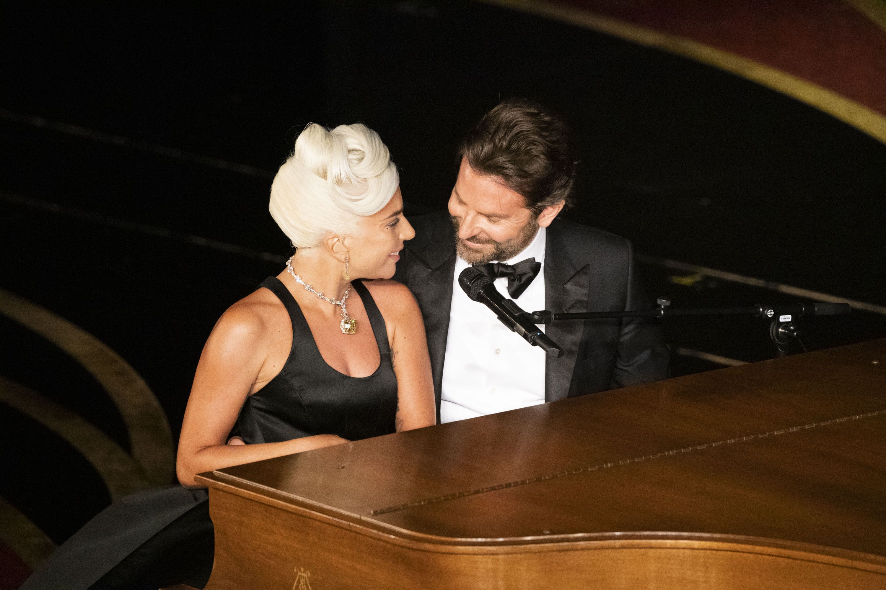 Bradley Cooper S Ex Wife Jennifer Esposito Comments On His And Lady Gaga S Romance Rumors