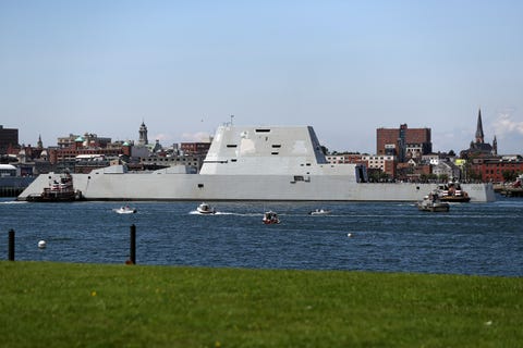 bathbuilt zumwalt destroyer enters portland harbor