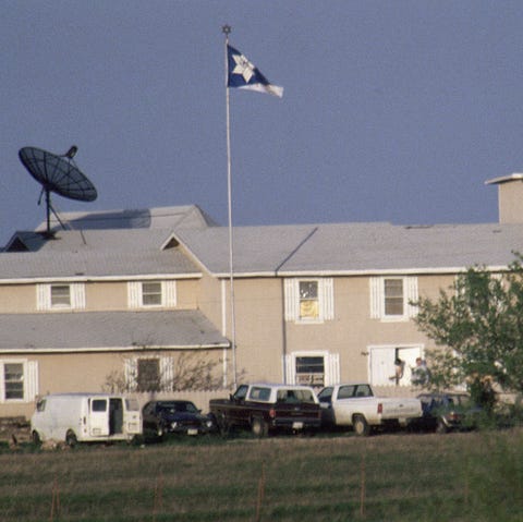 branch davidian compound during standoff