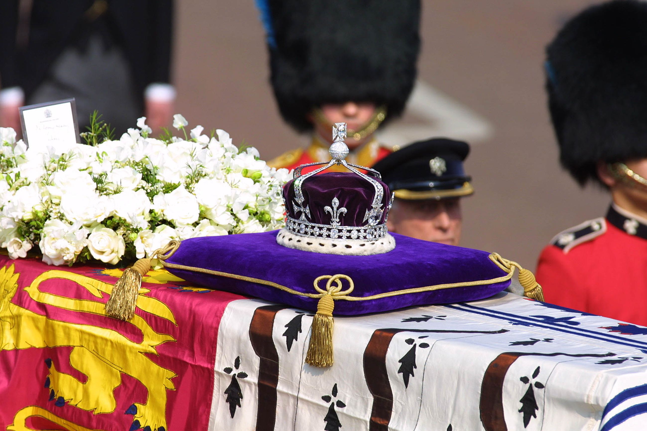 Великобританія Лондон похорони її величності королеви Єлизавети, матері -королеви