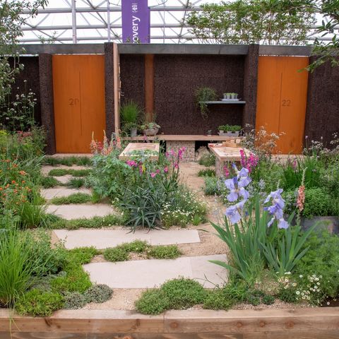 rhs chelsea flower show 2022   the core arts front garden revolution designed by andy smith williams