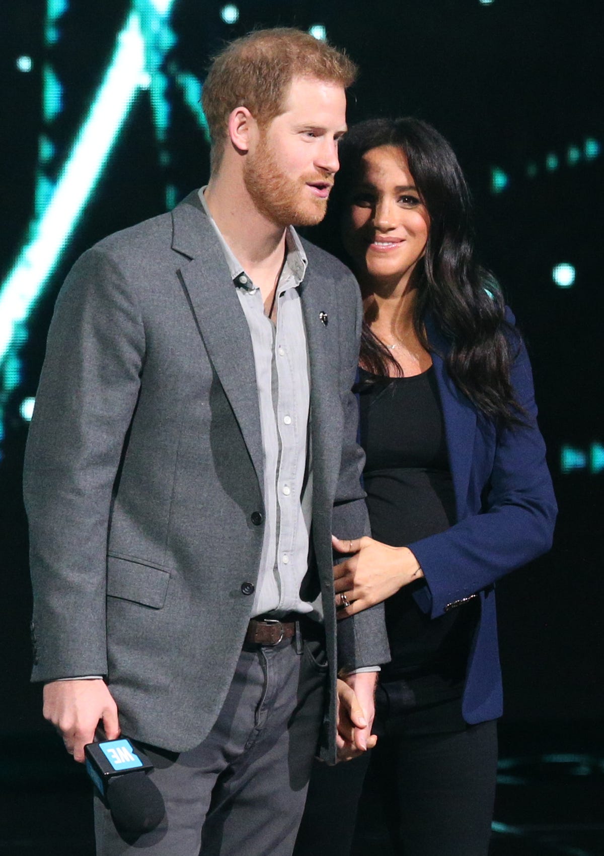 Meghan Markle And Prince Harry Show Pda During Surprise We Day Uk 