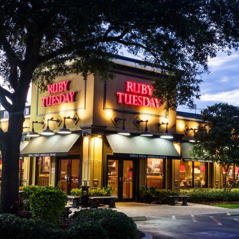 The exterior of Ruby Tuesday at dusk.