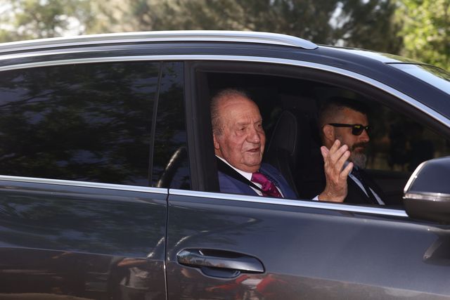 El ex rey español Juan Carlos regresa brevemente del exilio en mayo de 2022