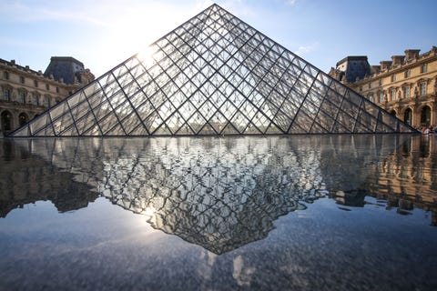 The Louvre in Paris Closes Its Doors Amid Coronavirus Fears