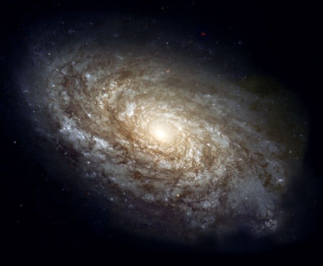 hubble space telescope photo of spiral galaxy ngc 4414
