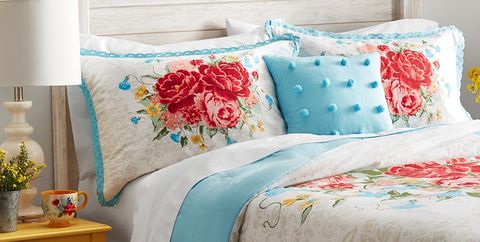 The Pioneer Woman Outdoor Collection at Walmart - Ree Drummond 