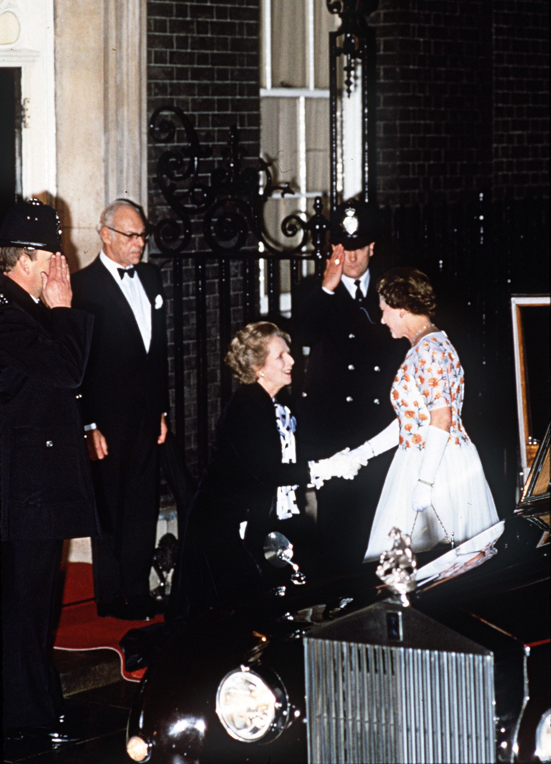 Who Is Denis Thatcher Margaret Thatcher S Husband   The Prime Minister Margaret Thatcher Curseying To The Queen News Photo 1602783086 