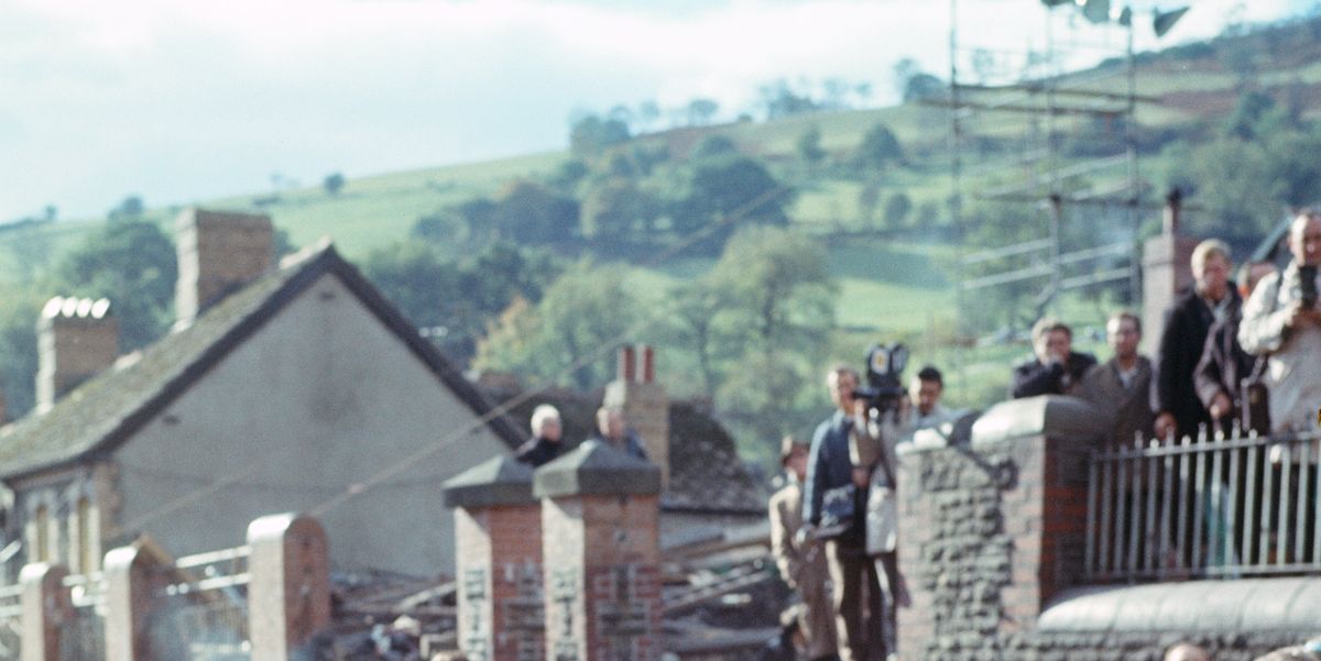 the queen visit to aberfan disaster