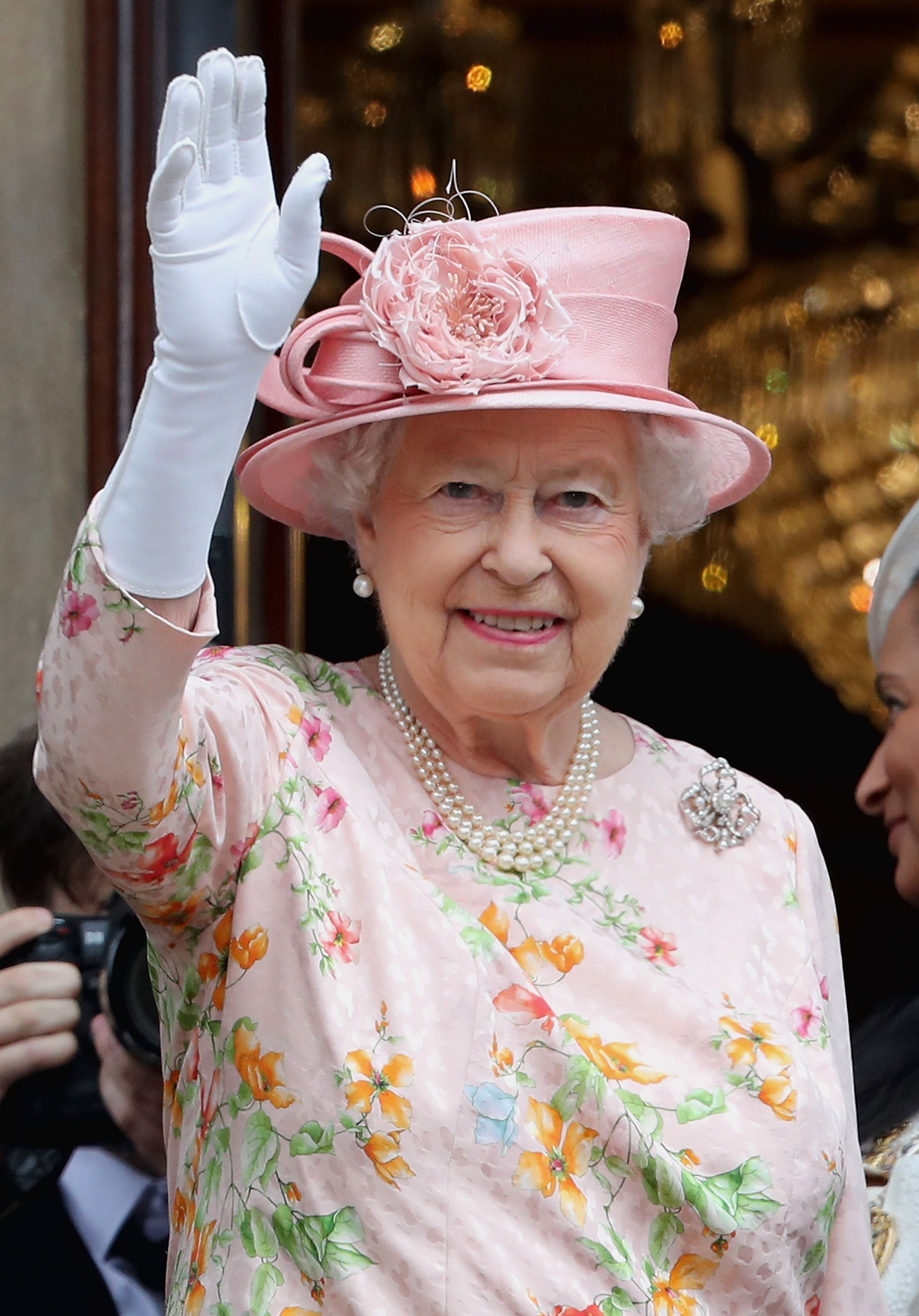 The Queen S Personal Train Features An Actual Bath And More
