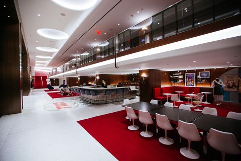 twa hotel opens in jfk airport's iconic twa flight center building
