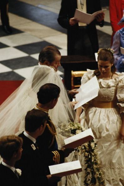 ダイアナ妃　チャールズ皇太子　結婚式　英国ロイヤルファミリー