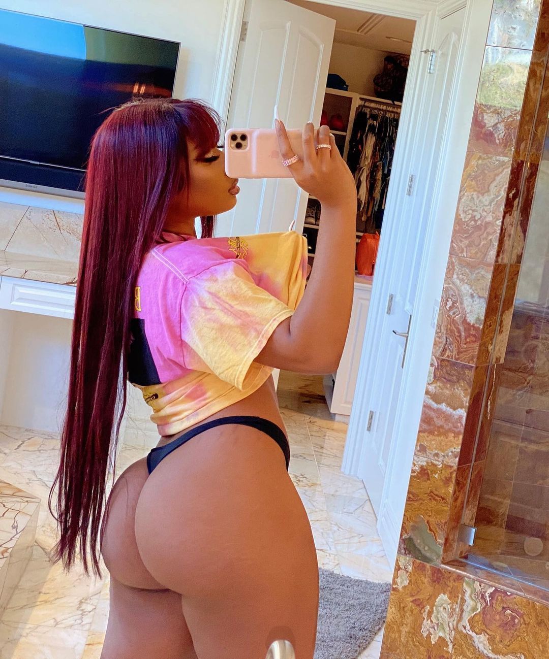 Girls showing their ass Megan Thee Stallion Shows Off Toned Butt In Hottie Bootcamp Instagram